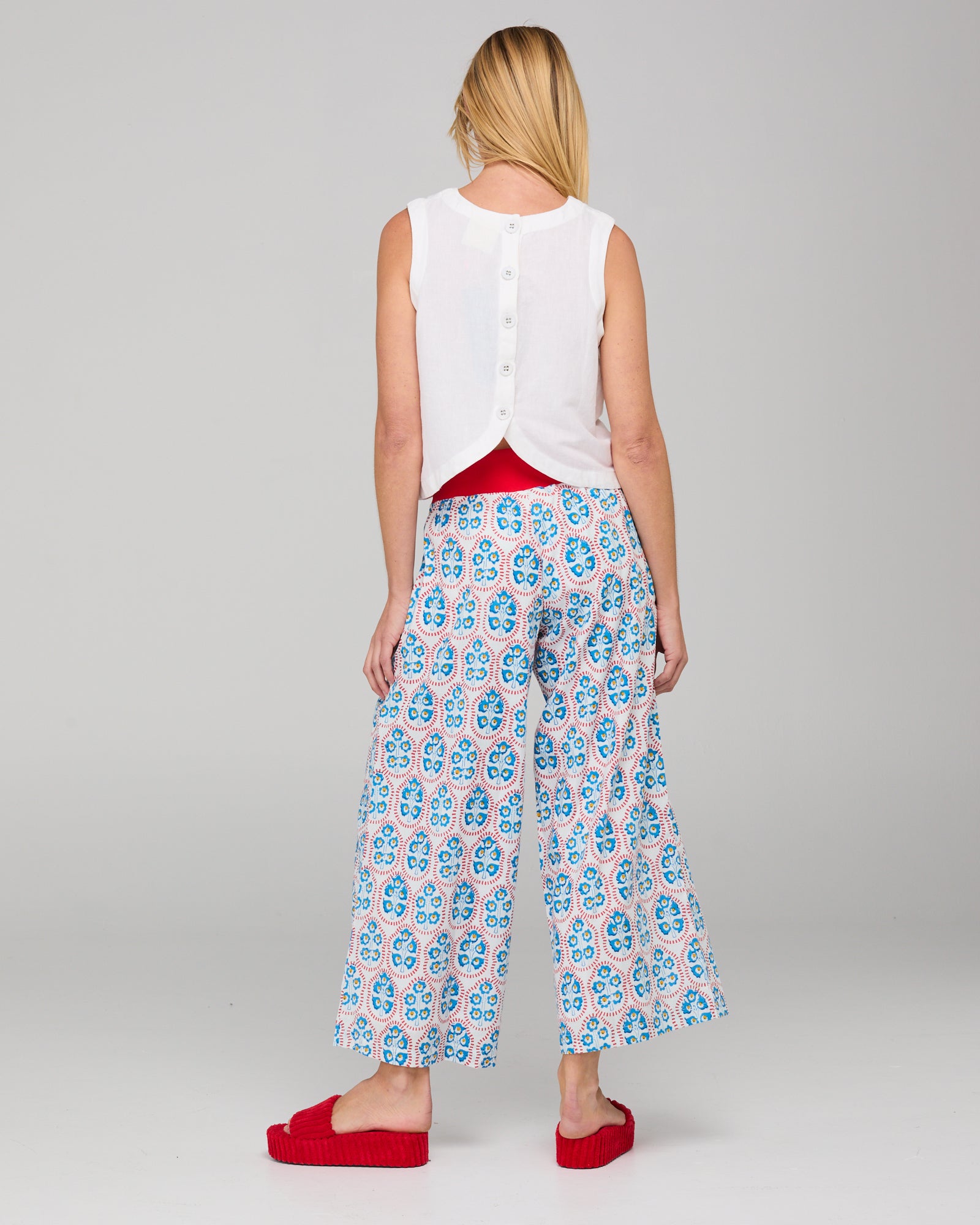 Ria Pant - Emilia White